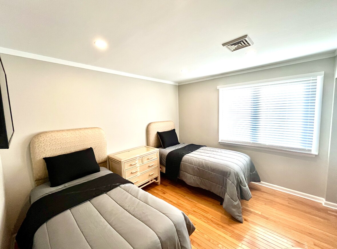 Ventnor Bay-Side Townhouse
